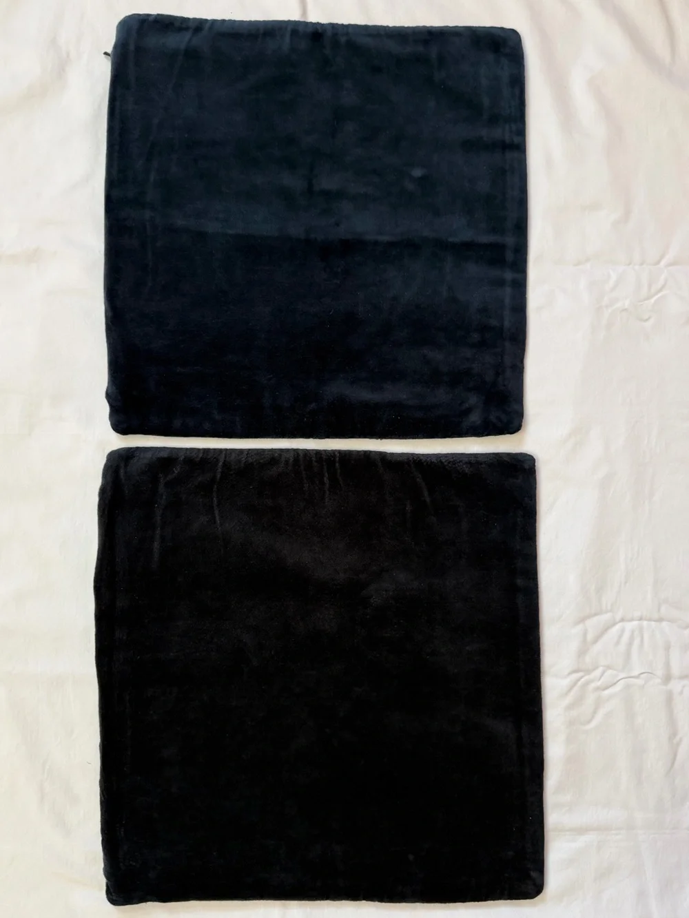 2 Williams Sonoma Black Beaded Pillow Covers 14” x 14” Hand-bided Glass